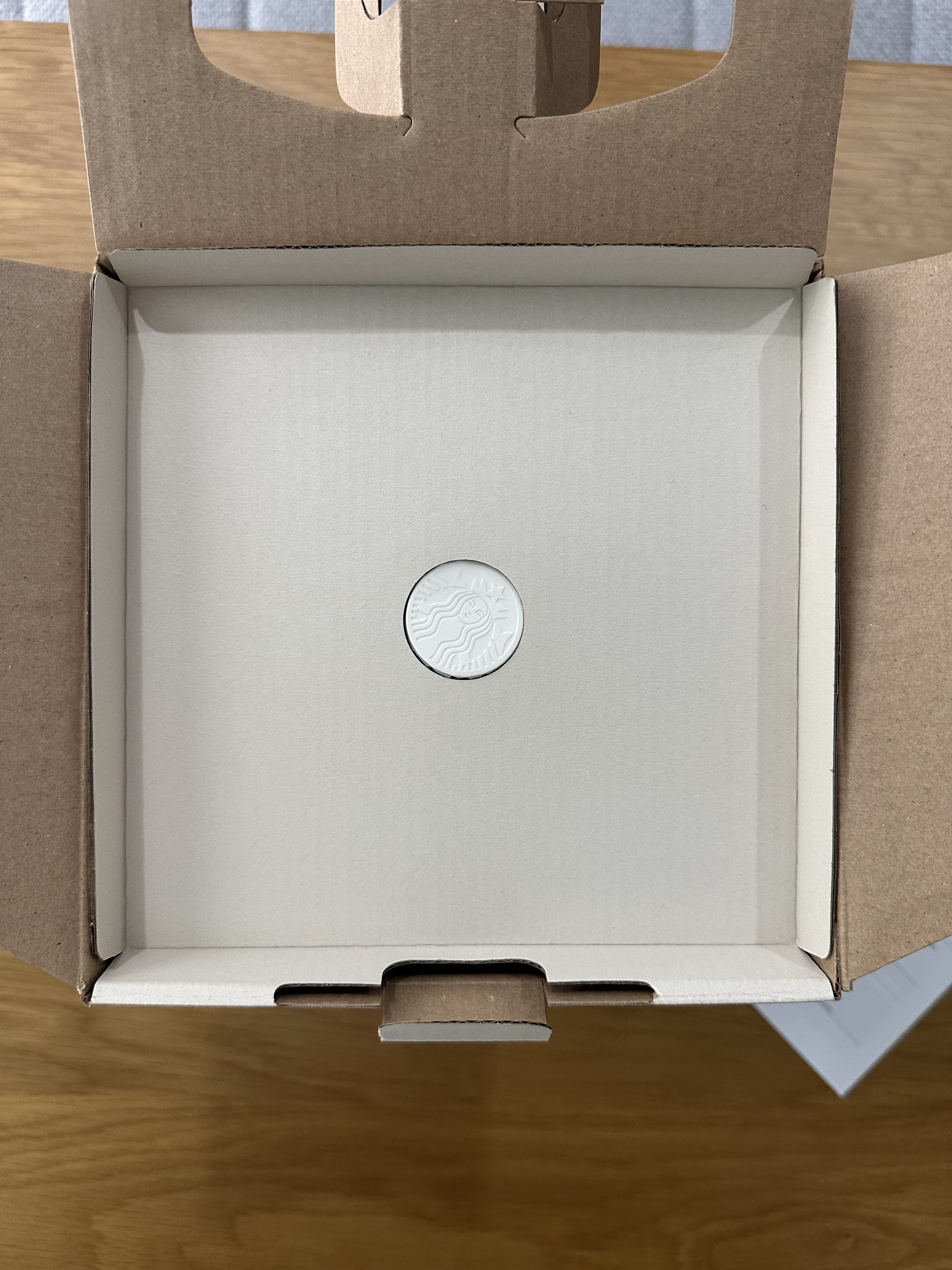 2024-윈터-이프리퀀시-스타벅스-보나키아-화이트-박스