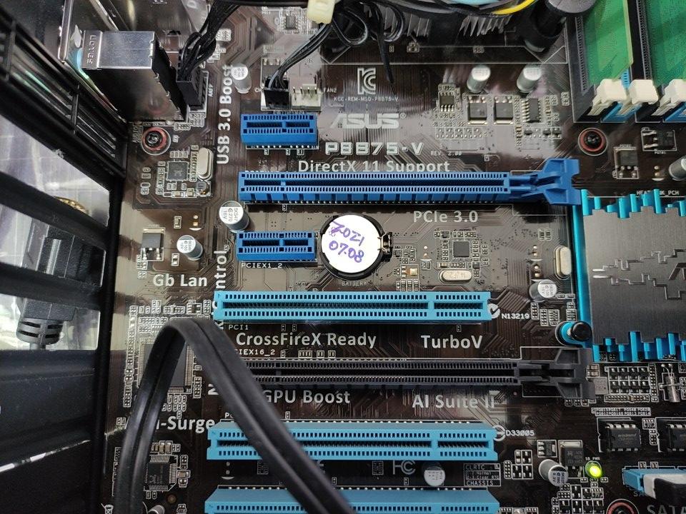 메인보드의 CR2032 버튼 배터리도 혹시 몰라서 교체했습니다.&nbsp;