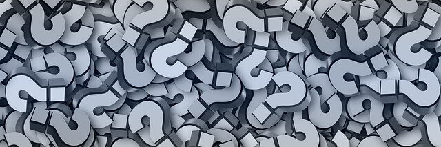 물음표로 가득찬 배경