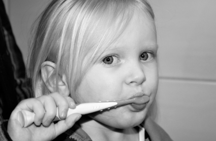 영유아기 유치 나는 순서와 관리 방법