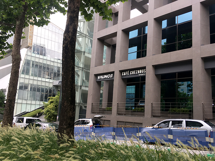 바운스-건물-외관