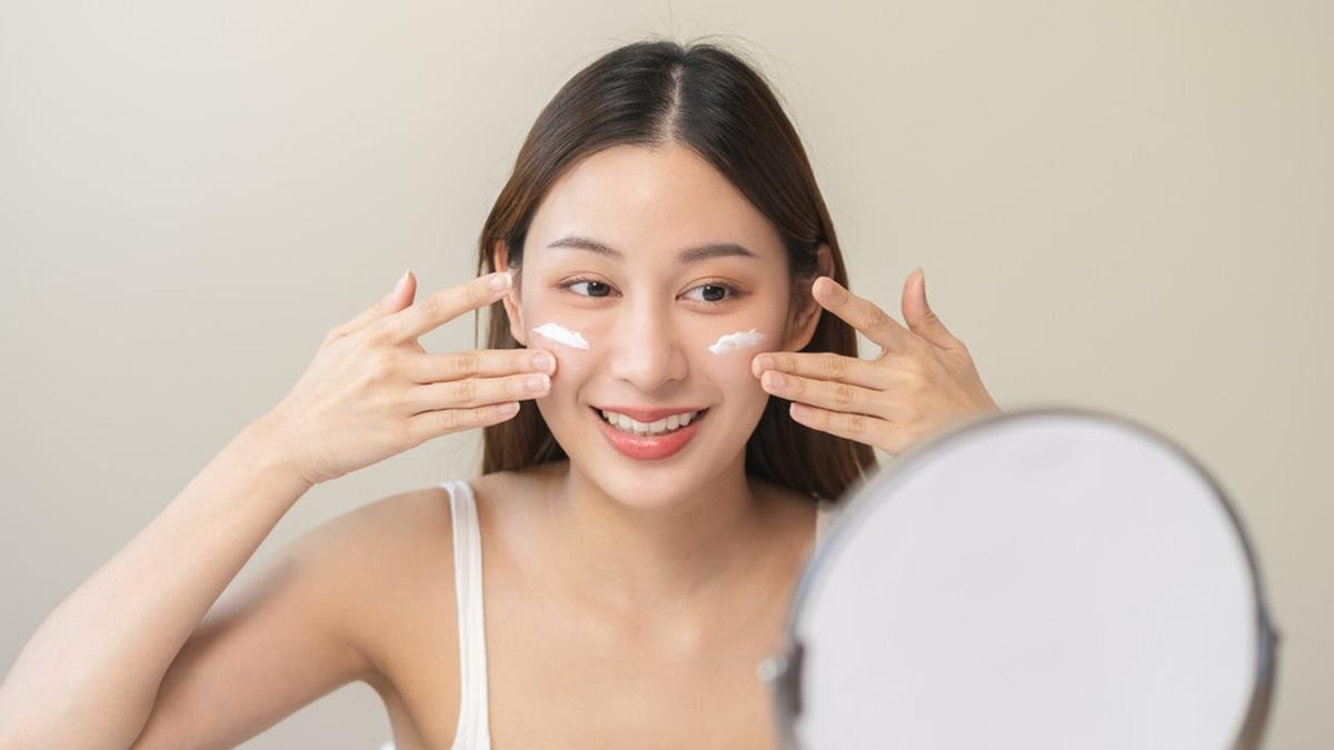 밤에 바르는 선크림 추천 자극 없이 수분 충전 가능한 제품! 밤에도 필요한 이유와 최고의 제품들을 비교분석! 수분 가득 촉촉한 피부를 위한 꿀팁까지! 지금 바로 확인하세요!