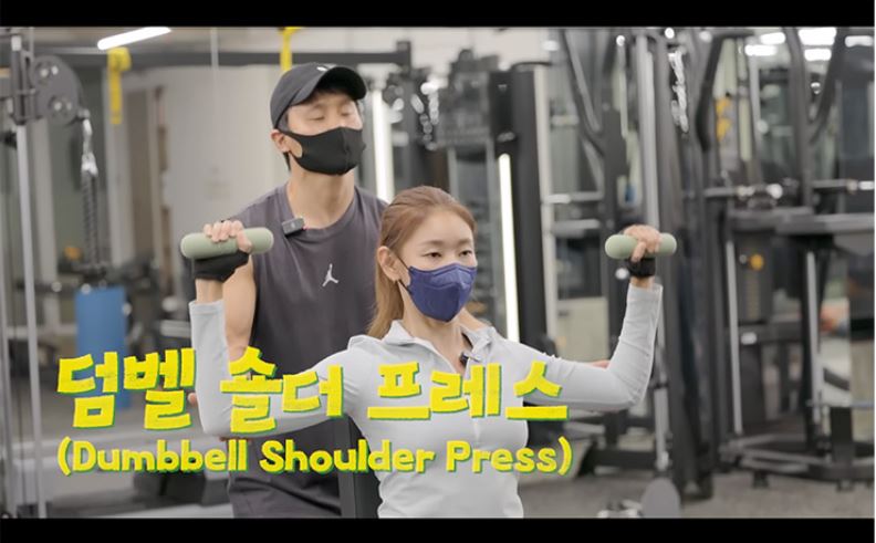 덤벨-숄더-프레스