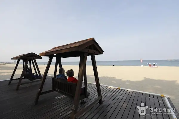 강릉 경포대 누각 경포호 조선시대 명소 호수 둘레길 산책 풍경