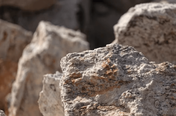 리튬 가격 반등과 이차전지 ETF 강세: 지금 주목할 기회!