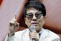 조용필의 인터뷰 모습