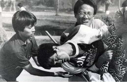 1987년 6월 9일 경찰이 쏜 최류탄에 뒷머리를 피격당한 고 이한열 열사 사진