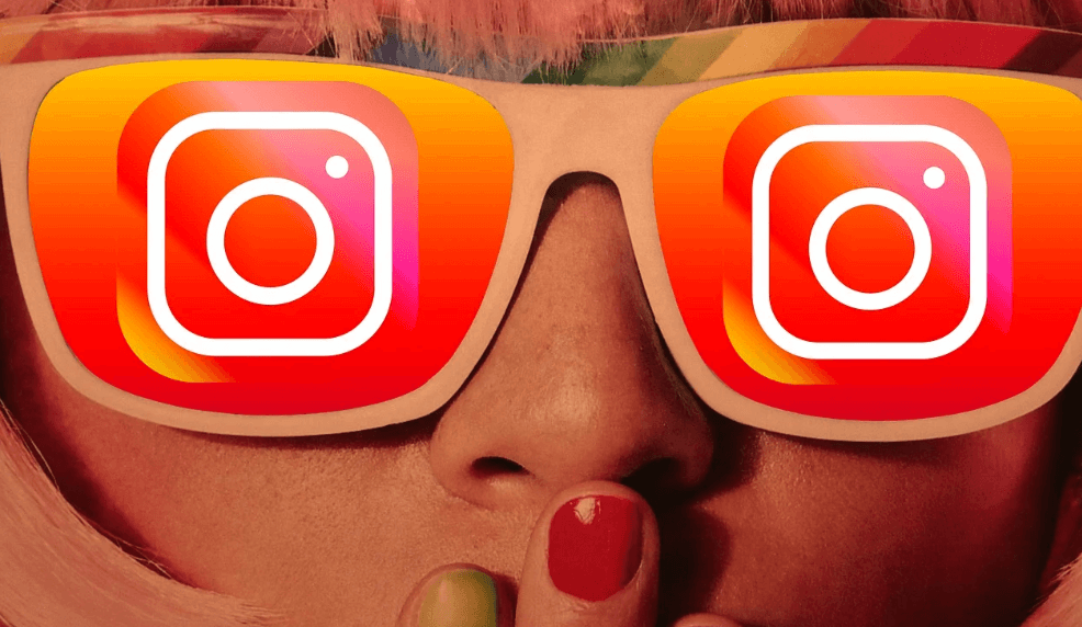 선그라스를 낀 여성사진, 선그라스 알에는 인스타그램 로고가 보임