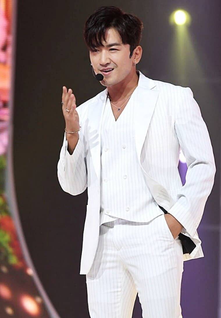 가수-이민우