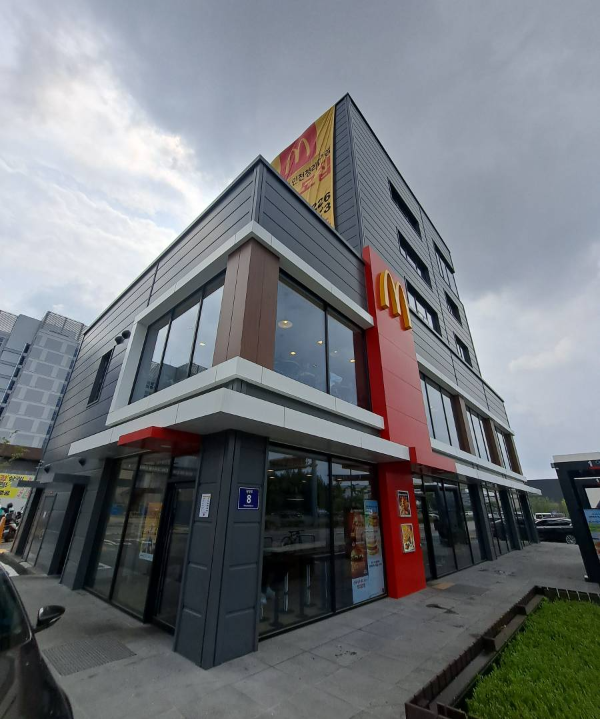 맥도날드 인천청라DT점 건물