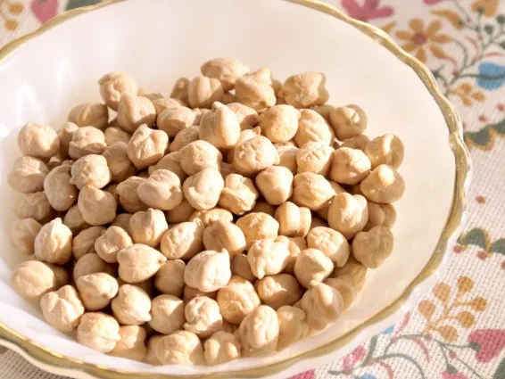 그릇에 담긴 병아리콩