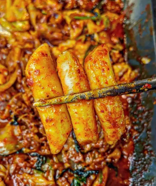 가격파괴 Why 4900원 닭곰탕 국내산 5900원 돼지김치찌개