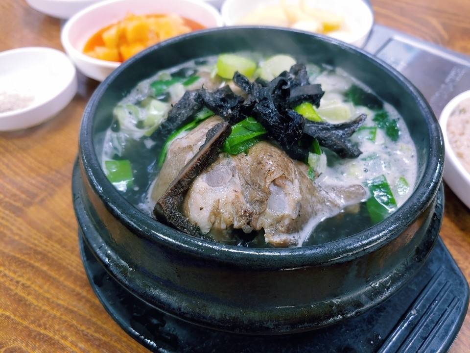 능이버슷삼계탕