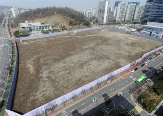 초고층의 저주...왜 오스트리아 경제학자만 이해할까 VIDEO: Is There a Skyscraper Curse? | Mark Thornton