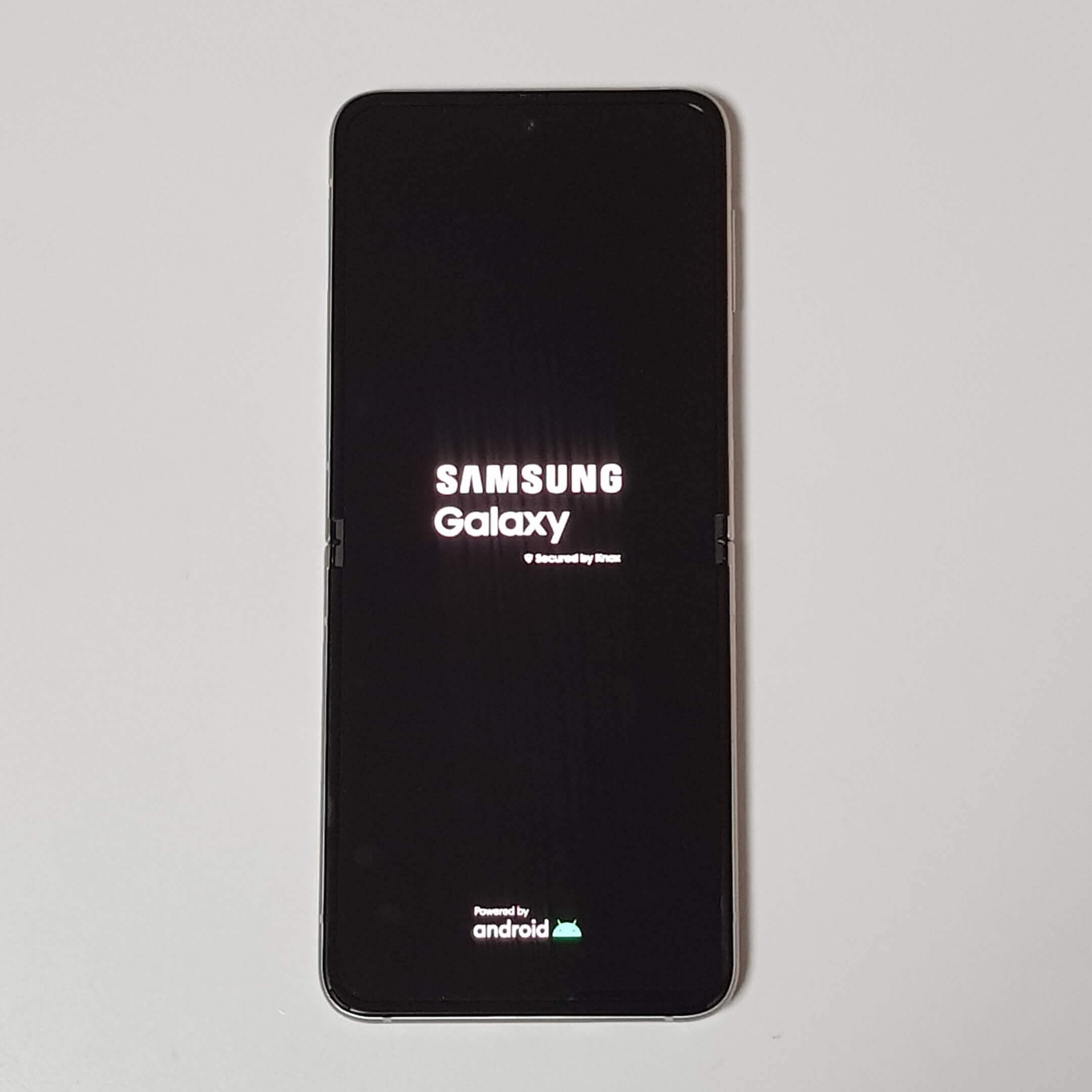 갤럭시-Z플립3-전원을-껐다가-다시-켜는-화면