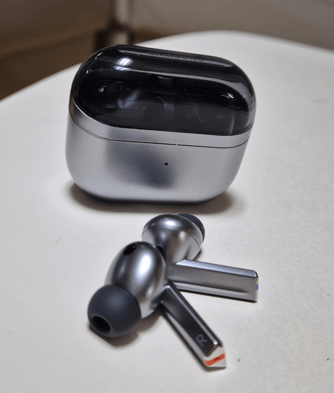 케이스와 이어버드