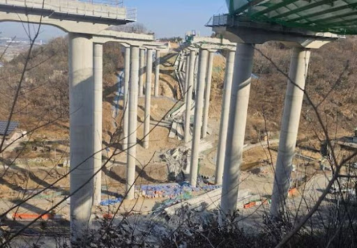 고속도로 다리 붕괴 생존자 흙더미가 살려 홈페이지