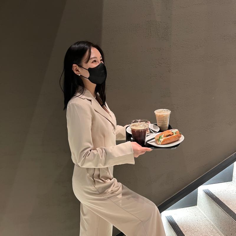 여자 오피스 크롭 자켓 세트