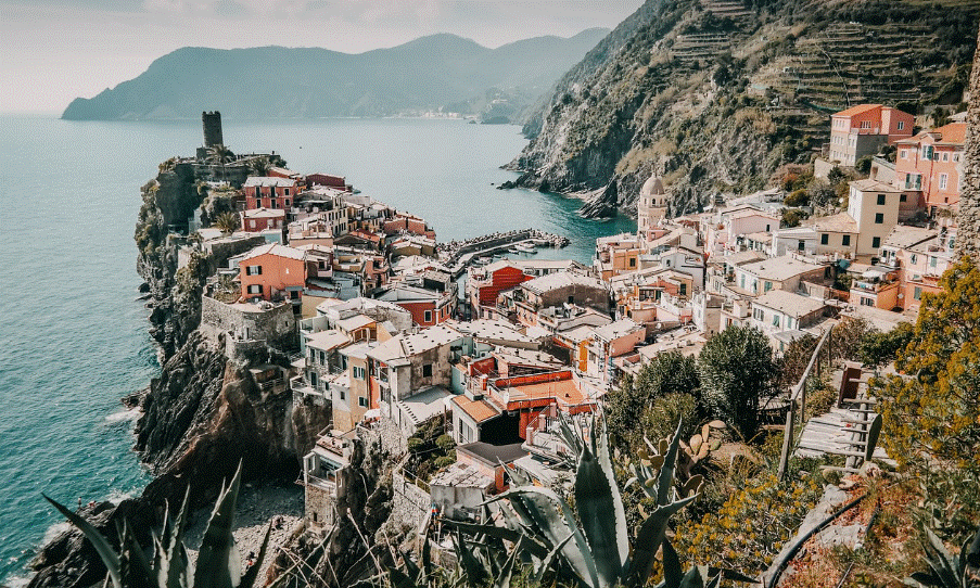 이탈리아 해변 마을 사진