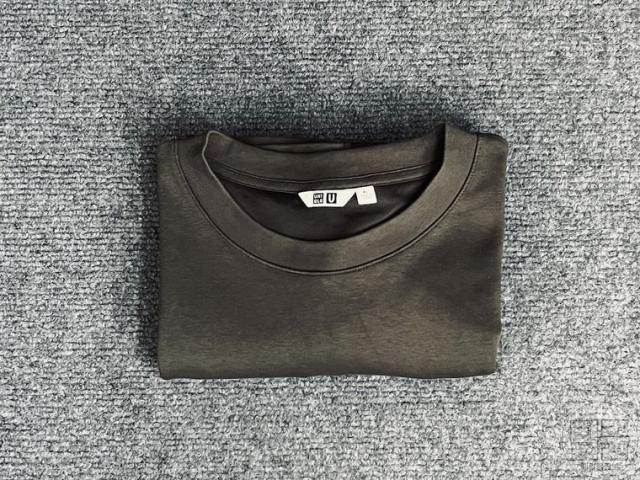 반소매 티셔츠 접는법 옷가게 방식