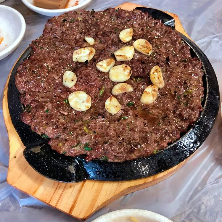 토요일은 밥이좋아 역대급 국물맛 곰탕, 한우 떡갈비, 가마솥밥 맛있는 식당 군산 맛집 추천 토밥즈 방송정보