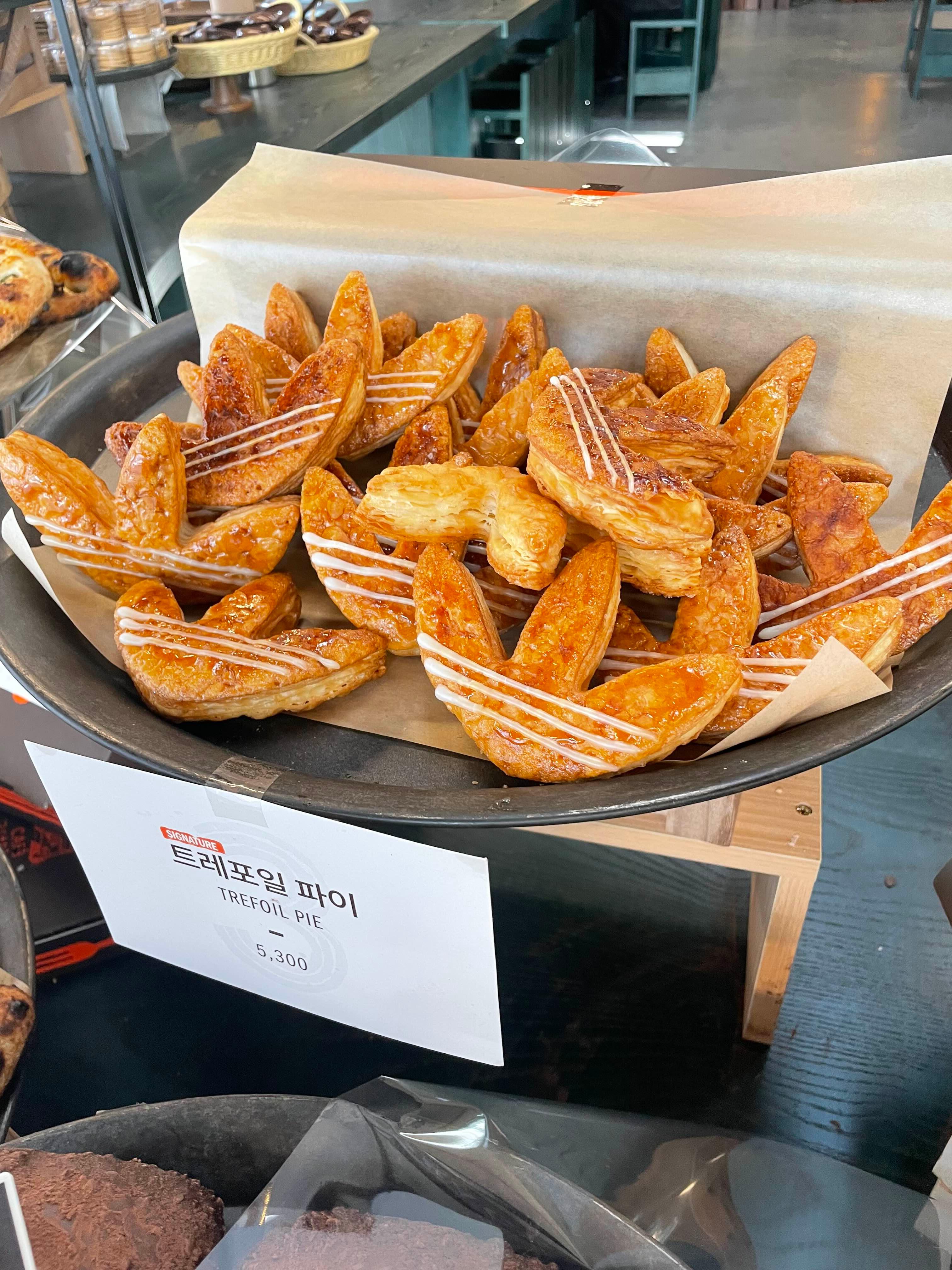 성수동 3 STRIPES 아디다스 카페