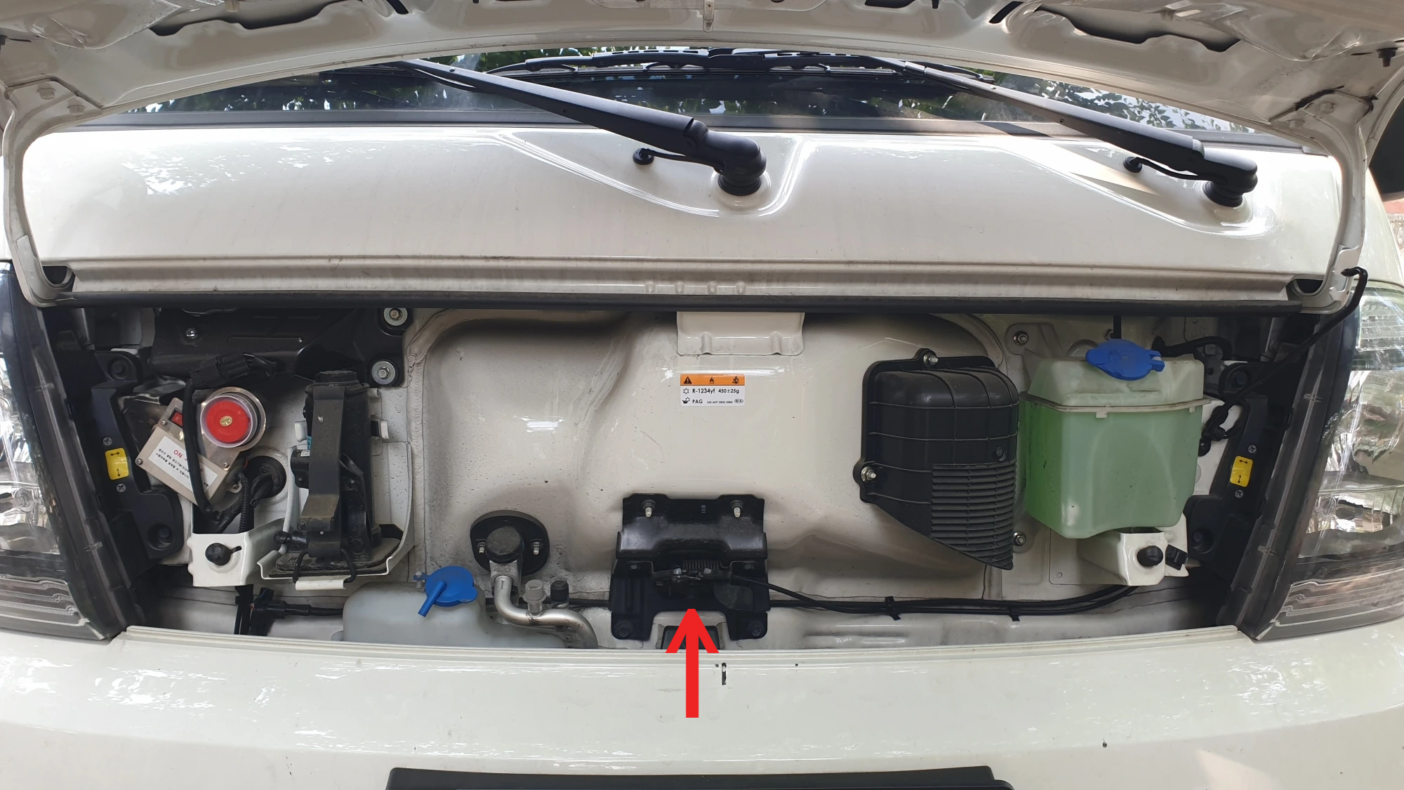 보닛 열린 모습