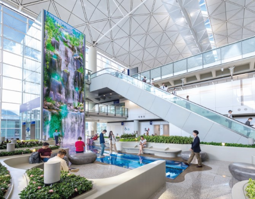 홍콩 국제공항 모습(Waterfall Garden (South))