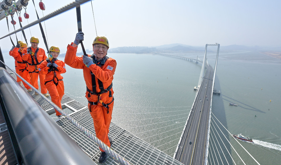 세계 1위 높이 청라하늘대교 개통! 통행료 무료 신청 및 전망대 개장 연기 정보(2026 최신)