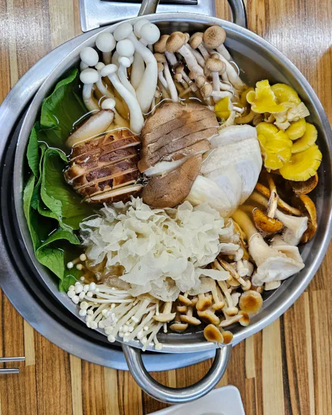 생생정보 대결 맛 대 맛 육개장 즉석 만두전골 vs 활낙지 해물 칼국수
