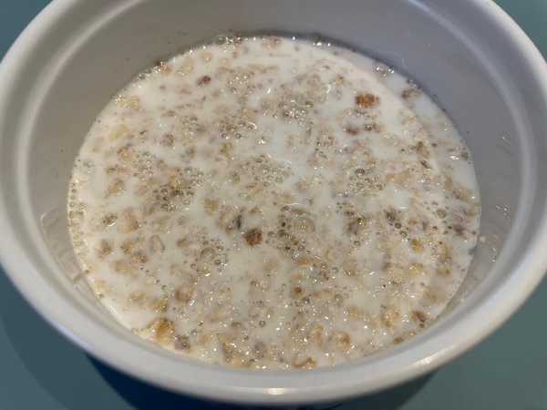 오트밀 맛있게 먹는법 - 오트와 우유