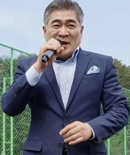 편승엽 대표곡 찬찬찬 부르는 무대 장면