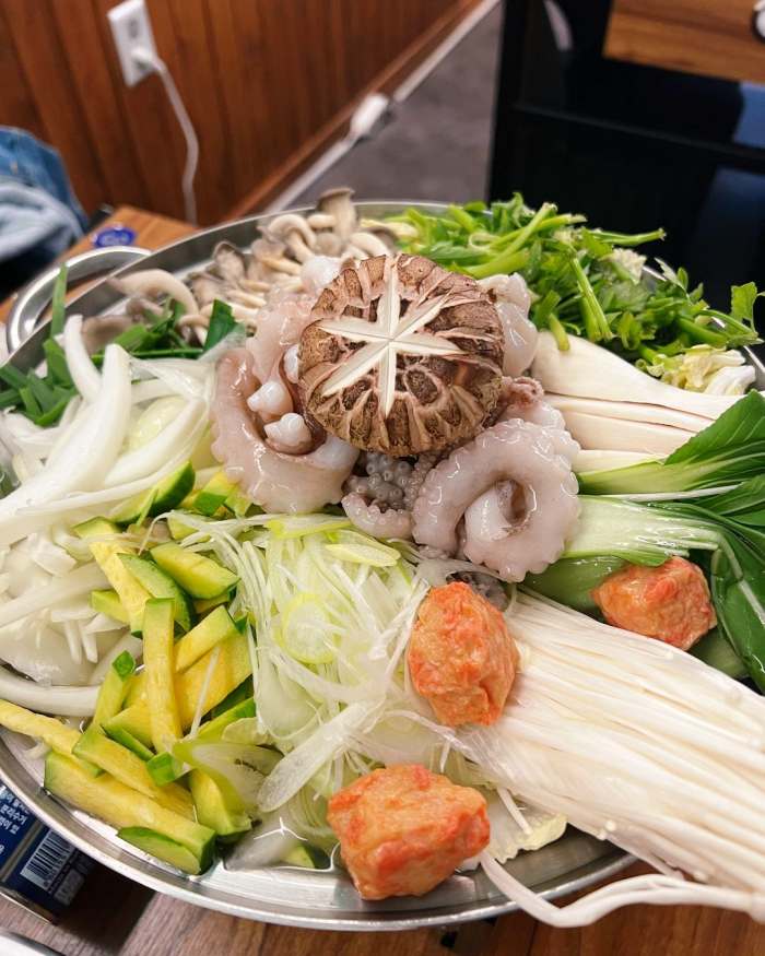 돈쭐내러왔습니다 쟁반카세 가브리 수육 전골 직화 낙지볶음 보쌈 먹방 서초 교대 맛집 이영자 백지훈 오범석 방송 소개