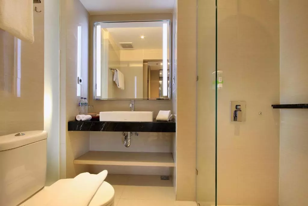 발리 오하나 호텔 쿠타 화장실