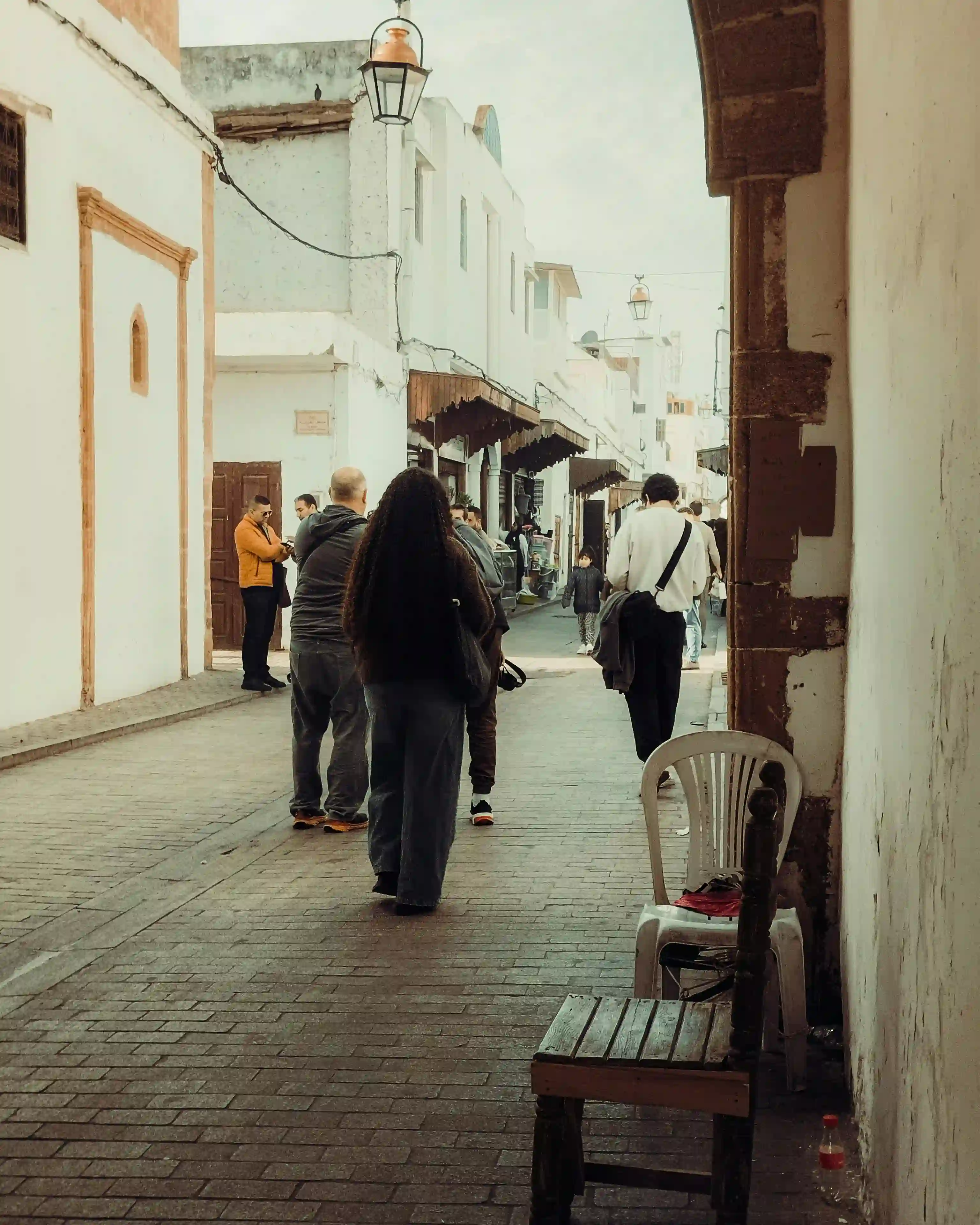 어색한 상대와도 자연스럽게 친해지는 대화법|관계의 벽을 허무는 9가지 전략