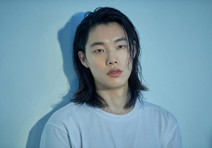 ์ํ ์ ํ์ด '๋ฅ์ค์ด' ํ๋กํ (feat. ํ๋ฆฌ, ํ์ํฌ)