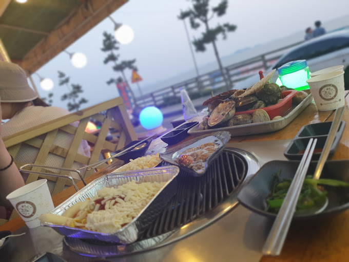 제부도 바다앞 조개구이 '소라횟집'