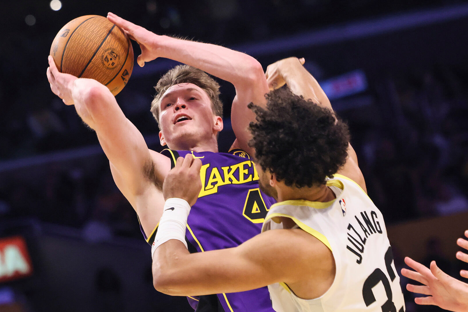 에미레이트 NBA컵