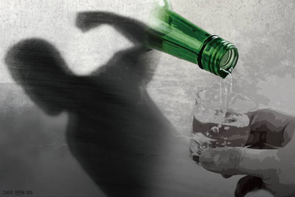 술에 취한 상태로 길에서 자다 주취자 보호를 위해 출동한 경찰관을 폭행한 현직 소방관이 체포됐다. 본 기사와 무관한 이미지. [사진=뉴시스]