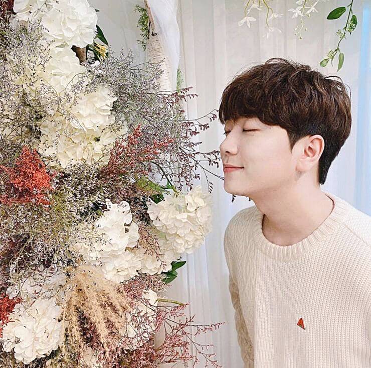 가수-고우림