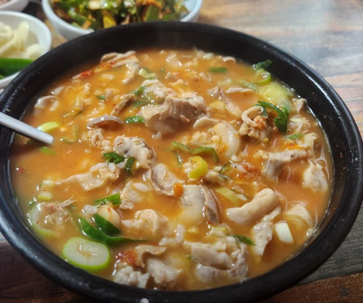 자매국밥-돼지국밥