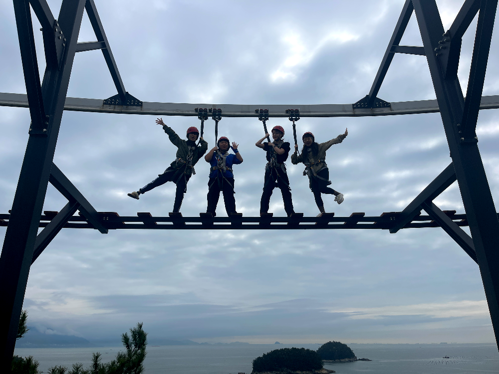 여수예술랜드 스카이워크를 체험하고 있는 KBS 개그콘서트 출연진들14