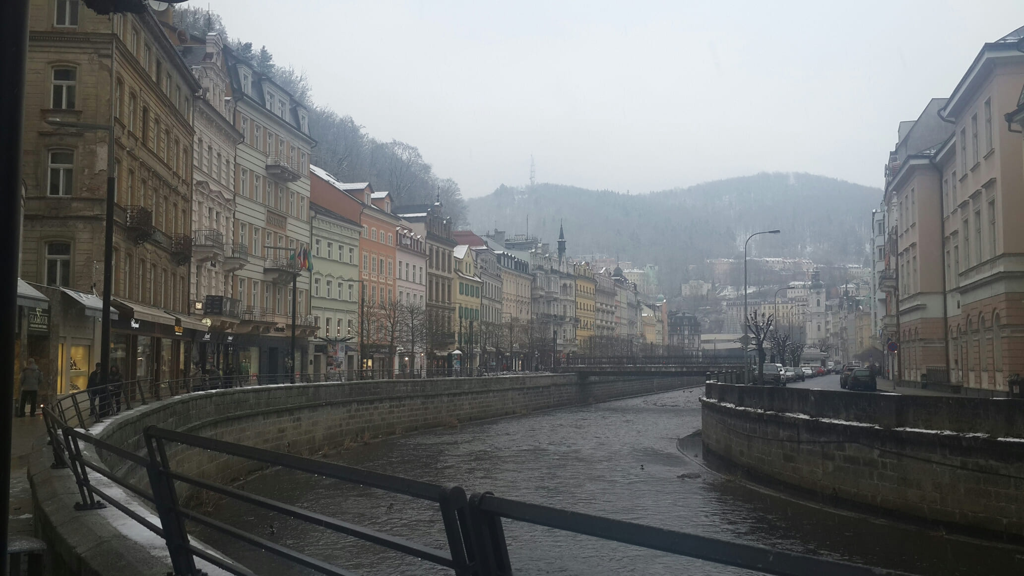 까를로비바리 마을