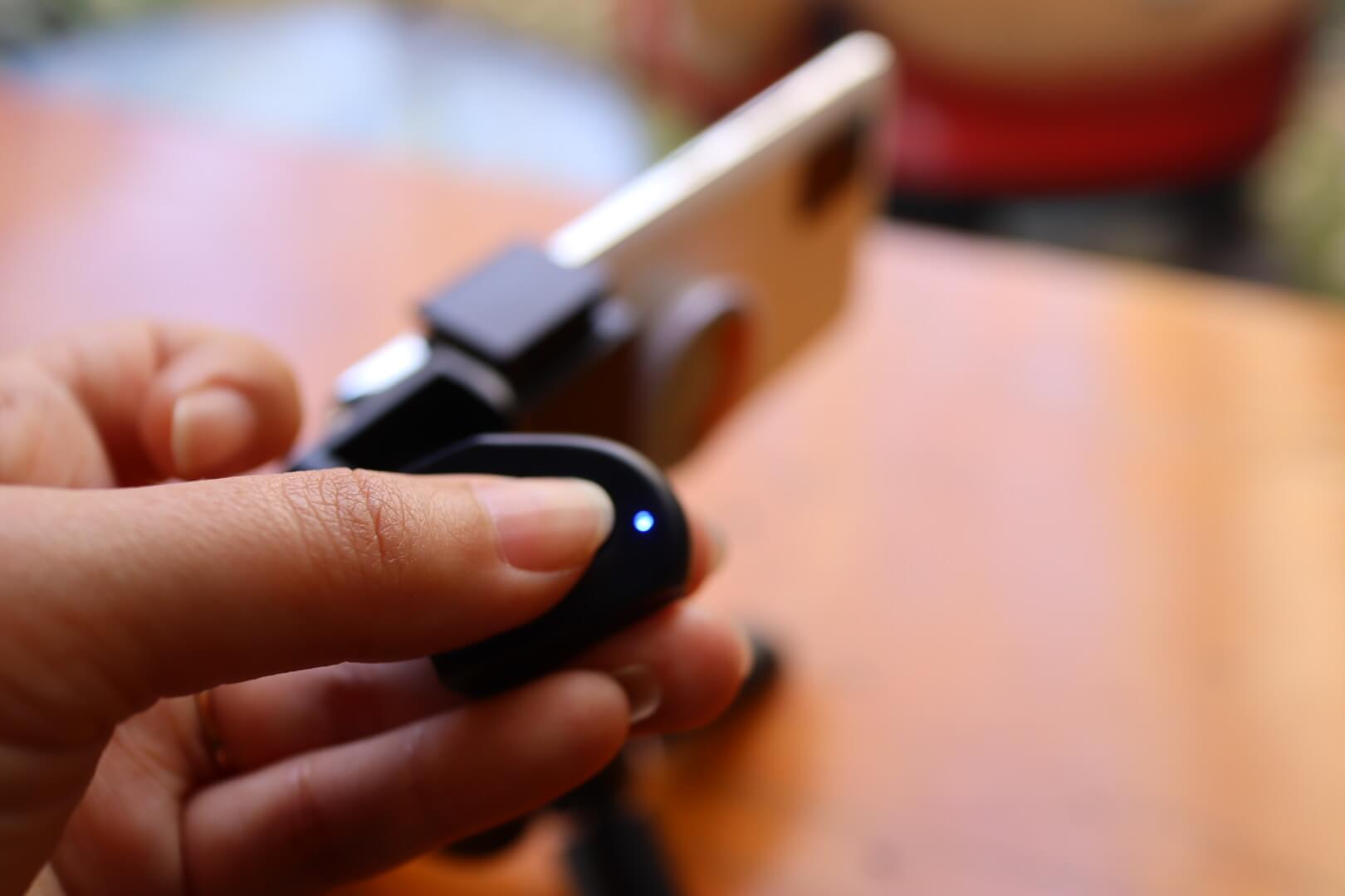 다이소-핸드폰-삼각대-페어링