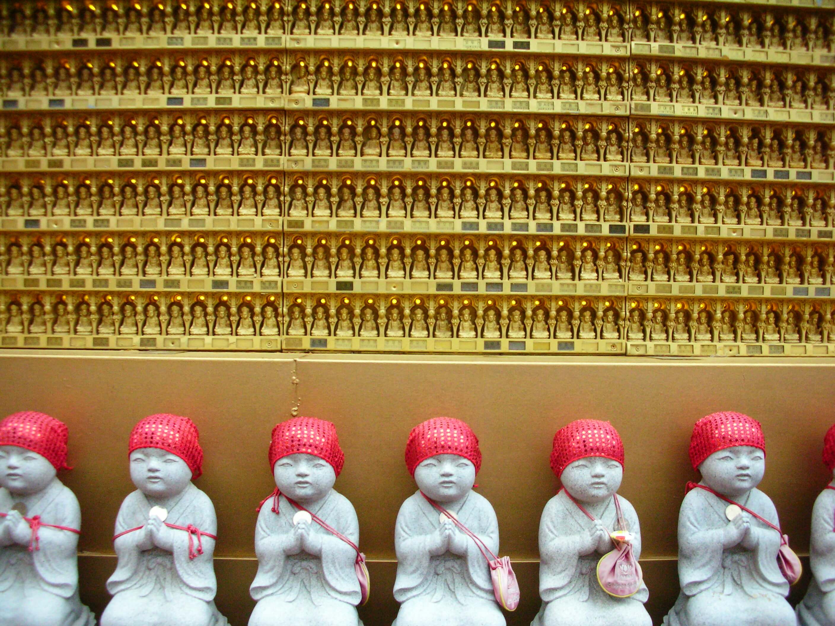 만불사 불상들