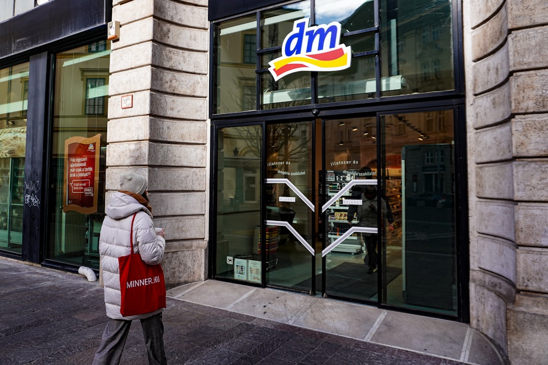 DM