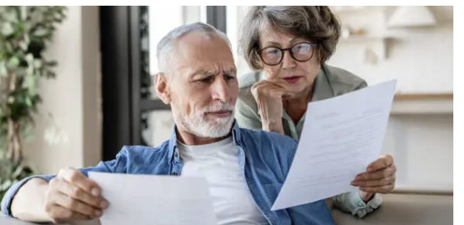 노부부 사진입니다.