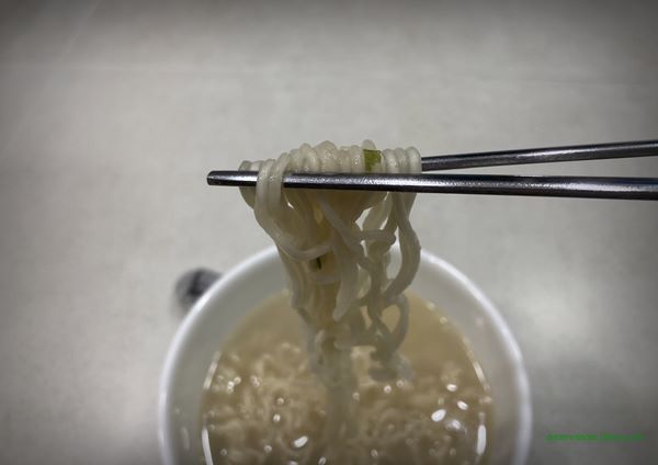 팔도 진국 설렁탕면 라면 2022년 11~12월, 2023년 3월 조리 후 면