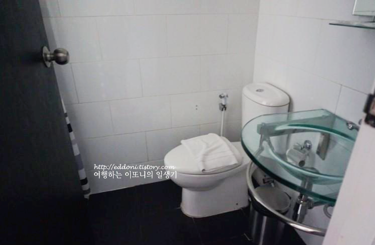 3하우 호스텔 앳 수쿰윗 21