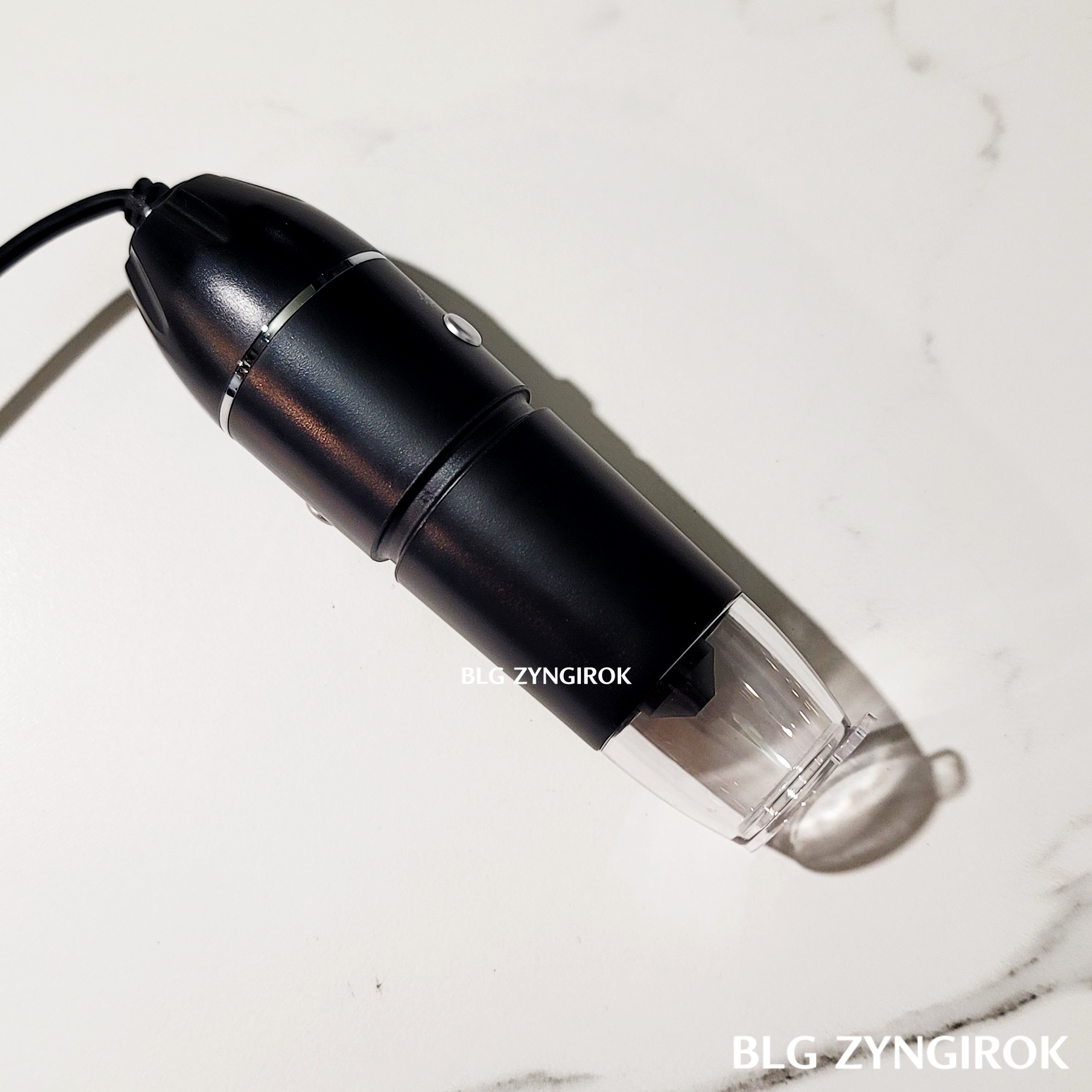 카메라 본체 모습이다.